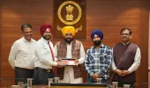 ਮੁੱਖ ਮੰਤਰੀ ਭਗਵੰਤ ਸਿੰਘ ਮਾਨ ਵੱਲੋਂ ਯੂ.ਪੀ.ਐਸ.ਸੀ.-2025 ਪਾਸ ਕਰਨ ਵਾਲੇ ਉਮੀਦਵਾਰਾਂ ਦਾ ਸਨਮਾਨ