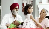 ਹੁਣ ਮਾਪਿਆਂ ਨੂੰ ਪੱਕੇ ਤੌਰ 'ਤੇ ਕੈਨੇਡਾ ਨਹੀਂ ਬੁਲਾ ਸਕਣਗੇ ਪੰਜਾਬੀ !  ਕਾਰਨੀ ਸਰਕਾਰ ਨੇ ਦਿੱਤਾ ਵੱਡਾ ਝਟਕਾ
