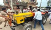 CM ਦੇ ਝੰਡਾ ਲਹਿਰਾਉਣ ਦੇ ਪ੍ਰੋਗਰਾਮ ਦੌਰਾਨ ਕਿਸਾਨਾਂ ਤੇ ਪੁਲਿਸ ਵਿਚਾਲੇ ਝੜਪ; SP ਸਮੇਤ ਕਈ ਕਿਸਾਨ ਜ਼ਖ਼ਮੀ