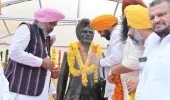 ਕੈਬਨਿਟ ਮੰਤਰੀਆਂ ਹਰਪਾਲ ਸਿੰਘ ਚੀਮਾ ਅਤੇ ਤਰੁਨਪ੍ਰੀਤ ਸਿੰਘ ਸੌਂਦ ਨੇ ਸ਼ਹੀਦ ਮਾਸਟਰ ਕਰਨੈਲ ਸਿੰਘ ਈਸੜੂ ਨੂੰ ਸ਼ਰਧਾ ਦੇ ਫੁੱਲ ਕੀਤੇ ਭੇਂਟ