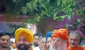 ਸ੍ਰੀ ਤ੍ਰਿਵੈਣੀ ਮੰਦਿਰ ਵਿਖੇ ਬਾਬਾ ਜੀ ਦੇ ਜਨਮ ਦਿਹਾੜੇ ਮੌਕੇ ਪਹੁੰਚੇ ਕੈਬਨਿਟ ਮੰਤਰੀ ਹਰਜੋਤ ਸਿੰਘ ਬੈਂਸ