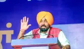 ਮੁੱਖ ਮੰਤਰੀ ਭਗਵੰਤ ਸਿੰਘ ਮਾਨ ਦਾ ਭੈਣਾਂ ਨੂੰ ਰੱਖੜ ਪੁੰਨਿਆ ਦਾ ਤੋਹਫ਼ਾ: 5.30 ਲੱਖ ਔਰਤਾਂ ਦੇ ਬੈਂਕ ਖਾਤਿਆਂ ਵਿੱਚ 181.50 ਕਰੋੜ ਰੁਪਏ ਦੀ 'ਸਨਮਾਨ ਰਾਸ਼ੀ' ਭੇਜੀ