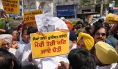ਯੂਪੀਆਈ 'ਤੇ ਵਾਧੂ ਚਾਰਜਾਂ ਖਿਲਾਫ਼ ਜਲੰਧਰ ਅਤੇ ਪਠਾਨਕੋਟ 'ਚ ਆਪ ਦਾ ਪ੍ਰਦਰਸ਼ਨ