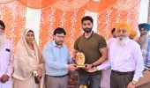 ਕੈਬਨਿਟ ਮੰਤਰੀ ਡਾ. ਰਵਜੋਤ ਸਿੰਘ ਵਲੋਂ ਪਿੰਡ ਬੱਸੀ ਮਰੂਫ ਸਿਆਲਾਂ ’ਚ ’ਮੁੱਖ ਮੰਤਰੀ ਪਿੰਡ ਜਿੰਮ’ ਦੀ ਸ਼ੁਰੂਆਤ