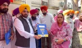 ‘ਮੇਰਾ ਘਰ-ਮੇਰਾ ਮਾਣ’ ਯੋਜਨਾ ਤਹਿਤ ਕੈਬਨਿਟ ਮੰਤਰੀ ਹਰਭਜਨ ਸਿੰਘ ਈ.ਟੀ.ਓ. ਨੇ  291  ਨੂੰ ਵੰਡੇ ਮਾਲਕੀ ਕਾਰਡ   