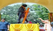 ਮਹਾਤਮਾ ਗਾਂਧੀ ਦੀ 157ਵੀਂ ਜਯੰਤੀ: CM ਯੋਗੀ ਨੇ ਬਾਪੂ ਦੀ ਪ੍ਰਤਿਮਾ 'ਤੇ ਭੇਟ ਕੀਤੇ ਸ਼ਰਧਾ ਦੇ ਫੁੱਲ