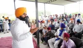 ਕੈਬਨਿਟ ਮੰਤਰੀ ਹਰਜੋਤ ਸਿੰਘ ਬੈਂਸ ਨੇ ਪਿੰਡ ਖਾਨਪੁਰ ਵਿਖੇ ਲੋਕ ਮਿਲਣੀ ਦੌਰਾਨ ਸੁਣੀਆਂ ਲੋਕਾਂ ਦੀਆਂ ਸਮੱਸਿਆਵਾਂ