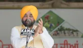  ਬਰਨਾਲਾ ਦੇ ਡੀਸੀ ਨੇ ਢਿੱਲਵਾਂ ਵਿੱਚ ਨਸ਼ਿਆਂ ਦੇ ਹੌਟਸਪੌਟ ਖ਼ਤਮ ਕਰਕੇ ਬੱਚਿਆਂ ਲਈ ਖੇਡ ਮੈਦਾਨ ਅਤੇ ਪਾਰਕ ਬਣਾਉਣ ਦੇ ਨਿਰਦੇਸ਼ ਦਿੱਤੇ