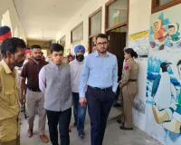 ਨਗਰ ਨਿਗਮ ਅਤੇ ਨਗਰ ਕੌਂਸਲ ਚੋਣਾਂ: ਜ਼ਿਲ੍ਹਾ ਚੋਣਕਾਰ ਅਫ਼ਸਰ ਹਰਪ੍ਰੀਤ ਸਿੰਘ ਵੱਲੋਂ ਵੱਖ-ਵੱਖ ਪੋਲਿੰਗ ਬੂਥਾਂ ਦਾ ਦੌਰਾ