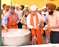 ਪੰਜਾਬ ਪੁਲਿਸ ਵੱਲੋਂ ਸ੍ਰੀ ਗੁਰੂ ਅਰਜਨ ਦੇਵ ਜੀ ਦੇ ਸ਼ਹੀਦੀ ਦਿਹਾੜੇ ਨੂੰ ਸਮਰਪਿਤ 'ਛਬੀਲ' ਲਗਾਈ ਗਈ