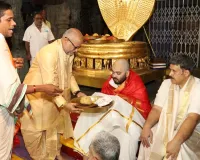 ਅਨੰਤ ਅੰਬਾਨੀ ਨੇ ਮੁੰਡਵਾਇਆ ਆਪਣਾ ਸਿਰ ਜਾਣੋ ਤਿਰੂਪਤੀ ਬਾਲਾਜੀ ਮੰਦਰ ਕਿਉਂ ਖਾਸ?