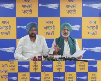 ਅੰਮ੍ਰਿਤਸਰ 'ਚ ਕਾਂਗਰਸੀ ਵਰਕਰਾਂ ਨੇ ਮੁੱਖ ਮੰਤਰੀ ਤੀਰਥ ਯਾਤਰਾ ਬੱਸ 'ਤੇ ਕੀਤਾ ਹਮਲਾ