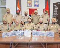ਸਰਹੱਦ ਪਾਰੋਂ ਚੱਲ ਰਹੇ ਤਸਕਰੀ ਮਾਡਿਊਲ ਨਾਲ ਜੁੜੇ ਦੋ ਵਿਅਕਤੀ 6 ਅਧੁਨਿਕ ਪਿਸਤੌਲਾਂ, 1 ਕਿਲੋ ਹੈਰੋਇਨ, 10 ਹਜ਼ਾਰ ਰੁਪਏ ਦੀ ਡਰੱਗ ਮਨੀ ਸਮੇਤ ਕਾਬੂ