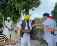 ਗੁਰਦੁਆਰਾ ਬਾਬਾ ਹੰਦਾਲ ਜੀ ਦੇ ਪਵਿੱਤਰ ਸਰੋਵਰ ਦੀ ਕਾਰਸੇਵਾ ਵਿੱਚ ਲੋਕ ਨਿਰਮਾਣ ਮੰਤਰੀ ਸ. ਹਰਭਜਨ ਸਿੰਘ ਈ.ਟੀ.ਓ. ਨੇ ਕੀਤੀ ਸੇਵਾ
