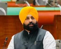 ਸਾਲ 2022 ਵਿੱਚ ਬਿਨਾਂ ਚਾਰਦੀਵਾਰੀ ਤੇ ਫ਼ਰਸ਼ 'ਤੇ ਬੈਠ ਕੇ ਪੜ੍ਹਨ ਲਈ ਮਜ਼ਬੂਰ ਸਨ 4 ਲੱਖ ਵਿਦਿਆਰਥੀ : ਹਰਜੋਤ ਸਿੰਘ ਬੈਂਸ