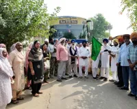 ਕੈਬਨਿਟ ਮੰਤਰੀ ਹਰਭਜਨ ਸਿੰਘ ਈ.ਟੀ.ਓ. ਵੱਲੋਂ ਪਿੰਡ ਤਲਵੰਡੀ ਡੋਗਰਾਂ ਤੋਂ ਮੁੱਖ ਮੰਤਰੀ ਤੀਰਥ ਯਾਤਰਾ ਦੀ ਬੱਸ ਨੂੰ ਹਰੀ ਝੰਡੀ ਦਿਖਾ ਕੇ ਰਵਾਨਾ   