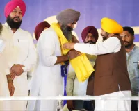 ਭਾਜਪਾ ਦੀ ਅਗਵਾਈ ਵਾਲੀ ਕੇਂਦਰ ਸਰਕਾਰ ਪੰਜਾਬ ਅਤੇ ਤਿੰਨ ਕਰੋੜ ਪੰਜਾਬੀਆਂ ਦੀ ਪਿੱਠ ਵਿੱਚ ਛੁਰਾ ਮਾਰ ਰਹੀ ਹੈ