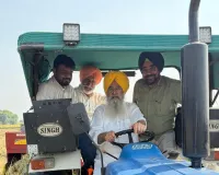 ਗੁਰਮੀਤ ਸਿੰਘ ਖੁੱਡੀਆਂ ਨੇ ਗੁਰਦਾਸਪੁਰ ਦੇ ਖੇਤਾਂ ਵਿੱਚ ਪਰਾਲੀ ਦੀਆਂ ਗੱਠਾਂ ਬਣਾ ਕੇ ਪੰਜਾਬ ਦੇ ਕਿਸਾਨਾਂ ਨੂੰ ਪਰਾਲੀ ਨਾ ਸਾੜਨ ਦੀ ਕੀਤੀ ਅਪੀਲ