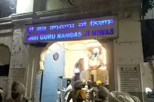 ਸ੍ਰੀ ਦਰਬਾਰ ਸਾਹਿਬ ਨੇੜੇ ਧਮਾਕੇ ਤੋਂ ਬਾਅਦ ਮੌਕੇ ‘ਤੇ ਪਹੁੰਚੇ ਪੁਲਸ ਕਮਿਸ਼ਨਰ
