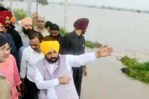 ਹੁਣ ਮੈਂ ਹੜ੍ਹ ਪ੍ਰਭਾਵਿਤ ਲੋਕਾਂ ਦੀ ਸਾਰ ਲੈ ਰਿਹਾਂ, ਢੁਕਵਾਂ ਸਮਾਂ ਆਉਣ ’ਤੇ ਤੁਹਾਨੂੰ ਜਵਾਬ ਦੇਵਾਂਗਾ-ਮੁੱਖ ਮੰਤਰੀ ਵੱਲੋਂ ਵਿਰੋਧੀਆਂ ਦੇ ਦੋਸ਼ਾਂ ’ਤੇ ਪ੍ਰਤੀਕਿਰਿਆ ਜ਼ਾਹਰ