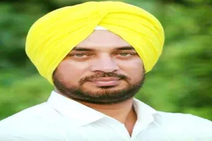 ਵਿਧਾਇਕ ਗੁਰਦੇਵ ਸਿੰਘ ਦੇਵ ਮਾਨ ਤੇ ਡਿਪਟੀ ਕਮਿਸ਼ਨਰ ਨੇ ਸਰਹਿੰਦ ਚੋਅ ‘ਚ ਪਏ ਪਾੜ ਦਾ ਲਿਆ ਜਾਇਜ਼ਾ