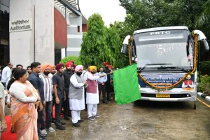 72 ਪ੍ਰਿੰਸੀਪਲਾਂ ਦੇ ਤੀਜੇ ਤੇ ਚੌਥੇ ਬੈਚ ਨੂੰ ਸਿੰਗਾਪੁਰ ਕੀਤਾ ਰਵਾਨਾ