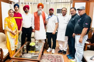 ਚਾਂਦੀ ਤਗ਼ਮਾ ਜੇਤੂ ਵੇਟਲਿਫਟਰ ਵੱਲੋਂ ਪੰਜਾਬ ਵਿਧਾਨ ਸਭਾ ਸਪੀਕਰ ਨਾਲ ਮੁਲਾਕਾਤ