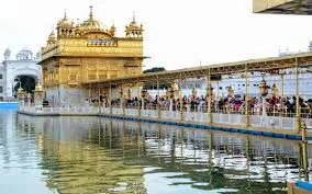 ਅੰਮ੍ਰਿਤਸਰ :ਪਾਠੀ ਨੂੰ ਆਪਣੇ ਘਰਵਾਲੀ ਨੂੰ ਮੋਬਾਇਲ ਫੋਨ ਦੇਣਾ ਪਿਆ ਮਹਿੰਗਾ
