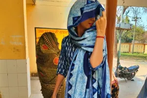 SDM ਨੇ ਹਸਪਤਾਲ ‘ਚ ਘੁੰਡ ਕੱਢ ਕੇ ਮਾਰੀ ਰੇਡ! ਪੈ ਗਈਆਂ ਭਾਜੜਾਂ, ਮਰੀਜ਼ਾਂ ਦੀ ਸਿਹਤ ਨਾਲ ਹੋ ਰਿਹਾ ਸੀ ਖਿਲਵਾੜ