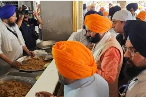 ਸ੍ਰੀ ਹਰਿਮੰਦਰ ਸਾਹਿਬ ਵਿਖੇ ਨਤਮਸਤਕ ਹੋਏ ਹਰਿਆਣੇ ਦੇ ਮੁੱਖ ਮੰਤਰੀ ਨਾਇਬ ਸਿੰਘ ਸੈਣੀ