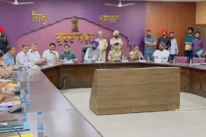 ਕੈਬਨਿਟ ਮੰਤਰੀ ਧਾਲੀਵਾਲ ਨੇ ਜ਼ਿਲ੍ਹਾ ਗੁਰਦਾਸਪੁਰ ‘ਚ ਚੱਲ ਰਹੇ ਵਿਕਾਸ ਕਾਰਜਾਂ ਦੀ ਪ੍ਰਗਤੀ ਦਾ ਲਿਆ ਜਾਇਜ਼ਾ