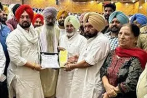 ‘ਆਪ’ ਮੰਤਰੀ ਦਾ ਖ਼ਾਸ ਉਪਰਾਲਾ , ਪਰਾਲੀ ਨਾ ਸਾੜਨ ਵਾਲੇ ਦੋ ਏਕੜ ਤੋਂ ਘੱਟ ਜ਼ਮੀਨ ਵਾਲੇ ਕਿਸਾਨ ਕੀਤੇ ਸਨਮਾਨਤ