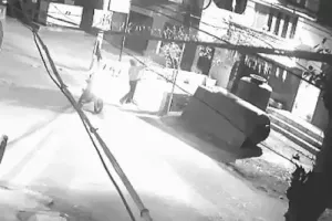 ਅੰਮ੍ਰਿਤਸਰ ਦੇ ਹਿੰਦੂ  ਮੰਦਿਰ 'ਚ ਹੋਇਆ ਹਮਲਾ ਹਿੰਦੂ ! CCTV ਵੀਡੀਓ ਆਈ ਸਾਹਮਣੇ 