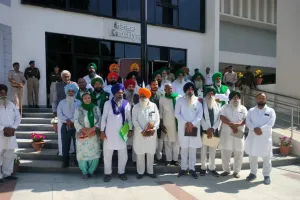 ਕਿਸਾਨਾਂ ਨਾਲ ਜੁੜੀ ਵੱਡੀ ਅਪਡੇਟ ! ਮੀਟਿੰਗ ਤੋਂ ਪਹਿਲਾਂ ਚੰਡੀਗੜ੍ਹ ਸਰਹੱਦ 'ਤੇ ਰੋਕੇ ਕਿਸਾਨ