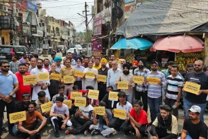ਹਰਿਆਣਾ ਨੂੰ ਵਾਧੂ ਪਾਣੀ ਦੇਣ ਦੇ ਮੁੱਦੇ 'ਤੇ AAP ਦਾ ਵੱਡਾ ਪ੍ਰਦਰਸ਼ਨ , BJP ਨੇਤਾਵਾਂ ਦੇ ਘਰਾਂ ਦਾ ਕੀਤਾ ਜਾ ਰਿਹਾ ਘਿਰਾਓ 