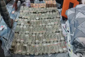 ਰਿਸ਼ਵਤ ਲੈਂਦੇ IAS ਅਫ਼ਸਰ ਨੂੰ ਵਿਜ਼ੀਲੈਂਸ ਨੇ ਰੰਗੇ ਹੱਥੀਂ ਕੀਤਾ ਕਾਬੂ ! ਸਰਕਾਰੀ ਰਿਹਾਇਸ਼ ਤੋਂ ਮਿਲੇ ਨੋਟ ਹੀ ਨੋਟ 