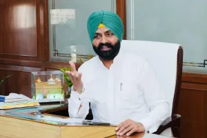 ਪੰਜਾਬ ਸਰਕਾਰ ਨੇ ਆਰ.ਸੀ. ਅਤੇ ਡੀ.ਐਲ. ਦੇ ਬੈਕਲਾਗ ਸਬੰਧੀ ਲਿਆ ਵੱਡਾ ਫੈਸਲਾ; ਰਜਿਸਟ੍ਰੇਸ਼ਨ ਦੇ ਅਧਿਕਾਰ ਖੇਤਰੀ ਅਧਿਕਾਰੀਆਂ ਨੂੰ ਦਿੱਤੇ