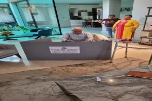 ਬਜ਼ੁਰਗ ਅਤੇ ਦਿਵਿਆਂਗ ਵੋਟਰਾਂ ਲਈ 'ਘਰ ਤੋਂ ਵੋਟ ਪਾਓ' ਪਹਿਲਕਦਮੀ ਦੀ ਕੀਤੀ ਗਈ ਸ਼ੁਰੂਆਤ