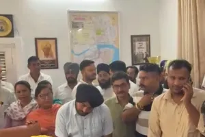 ਹਰਜੋਤ ਬੈਂਸ ਸਿੱਖਿਆ ਮੰਤਰੀ ਦੇ ਹਫਤਾਵਾਰੀ ਲੋਕ ਮਿਲਣੀ ਪ੍ਰੋਗਰਾਮ ਵਿੱਚ ਬਣਿਆ ਮੇਲੇ ਵਰਗਾ ਮਾਹੋਲ