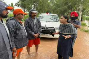 ਅੰਮ੍ਰਿਤਸਰ ਵਿੱਚ ਟੁੱਟਿਆ ਬੰਨ੍ਹ , 15 ਪਿੰਡਾਂ ਵਿੱਚ ਪਾਣੀ ਵੜਿਆ: NDRF ਅਤੇ ਪ੍ਰਸ਼ਾਸਨ ਬਚਾਅ ਕਾਰਜਾਂ ਵਿੱਚ ਜੁਟੇ