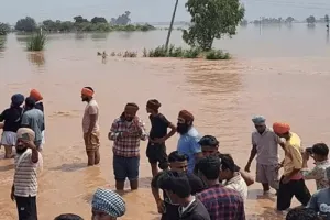 ਸੁਖਨਾ-ਭਾਖੜਾ ਦੇ ਖੋਲ੍ਹੇ ਗਏ ਹੜ੍ਹ ਗੇਟ , ਹੜ੍ਹ ਦਾ ਖ਼ਤਰਾ ਵਧਿਆ: ਸਤਲੁਜ-ਘੱਗਰ ਨਦੀ ਵਿੱਚ ਵਧੇਗਾ ਪਾਣੀ 