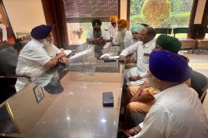 ਅਮਰੀਕਾ ਟਰੱਕ ਹਾਦਸੇ ਚ ਫਸੇ ਜਸ਼ਨਪ੍ਰੀਤ ਸਿੰਘ ਦੇ ਪਰਿਵਾਰ ਨੂੰ ਮਿਲੇ ਸੁਖਬੀਰ ਬਾਦਲ