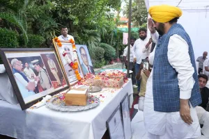 ਆਪਣੇ ਚਹੇਤੇ ਅਫ਼ਸਰਾਂ ਖ਼ਿਲਾਫ਼ ਮੁਕੱਦਮਾ ਚਲਾ ਕੇ ਵਾਈ ਪੂਰਨ ਕੁਮਾਰ ਦੇ ਪਰਿਵਾਰ ਨੂੰ ਇਨਸਾਫ਼ ਦਿਵਾਓ- ਮੁੱਖ ਮੰਤਰੀ ਵੱਲੋਂ ਹਰਿਆਣਾ ਦੇ ਆਪਣੇ ਹਮਰੁਤਬਾ ਨੂੰ ਅਪੀਲ