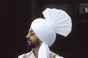 ਪੰਜਾਬੀ ਗਾਇਕ ਦਿਲਜੀਤ ਦੋਸਾਂਝ ਨੇ ਪਹਿਲੀ ਵਾਰ ਦੁਨੀਆ ਨੂੰ ਦਿਖਾਇਆ ਆਪਣੀ ਮਾਂ ਦਾ ਚਿਹਰਾ: ਕੈਨੇਡਾ ਵਿੱਚ ਭਾਵੁਕ ਪਲ