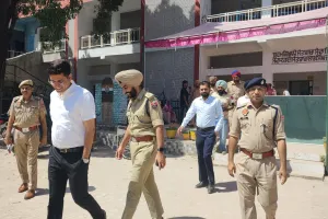 ਪੋਲਿੰਗ ਦੌਰਾਨ ਡਿਪਟੀ ਕਮਿਸ਼ਨਰ ਅਤੇ ਐੱਸ.ਐੱਸ.ਪੀ. ਵੱਲੋਂ ਵੱਖ-ਵੱਖ ਬੂਥਾਂ ਦਾ ਦੌਰਾ