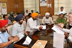 ਵਿੱਤ ਮੰਤਰੀ ਹਰਪਾਲ ਸਿੰਘ ਚੀਮਾ ਨੇ ਮੁਲਾਜ਼ਮ ਯੂਨੀਅਨਾਂ ਨਾਲ ਉੱਚ ਪੱਧਰੀ ਮੀਟਿੰਗਾਂ ਦੀ ਕੀਤੀ ਪ੍ਰਧਾਨਗੀ, ਲੰਬਿਤ ਮਸਲਿਆਂ ਦੇ ਜਲਦੀ ਹੱਲ ਦੇ ਦਿੱਤੇ ਨਿਰਦੇਸ਼