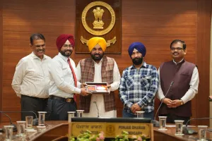 ਮੁੱਖ ਮੰਤਰੀ ਭਗਵੰਤ ਸਿੰਘ ਮਾਨ ਵੱਲੋਂ ਯੂ.ਪੀ.ਐਸ.ਸੀ.-2025 ਪਾਸ ਕਰਨ ਵਾਲੇ ਉਮੀਦਵਾਰਾਂ ਦਾ ਸਨਮਾਨ