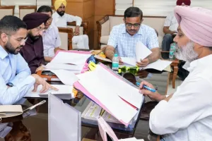 ਵਿੱਤ ਮੰਤਰੀ ਹਰਪਾਲ ਸਿੰਘ ਚੀਮਾ ਵੱਲੋਂ  ਜ਼ਹਿਰੀਲੀ ਸ਼ਰਾਬ ਦੇ ਦੁਖਾਂਤਾਂ ਨੂੰ ਰੋਕਣ ਲਈ ਤੁਰੰਤ ਕੇਂਦਰੀ ਕਾਨੂੰਨ ਬਣਾਉਣ ਦੀ ਮੰਗ