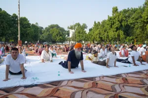 ਅੰਤਰਰਾਸ਼ਟਰੀ ਯੋਗ ਦਿਵਸ ਮੌਕੇ ਸਪੀਕਰ ਸੰਧਵਾਂ,  ਵਿਧਾਇਕ ਸੇਖੋਂ ਤੇ ਡੀ ਸੀ ਨੇ ਕੀਤਾ ਯੋਗ ਅਭਿਆਸ