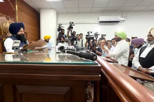ਪੰਜਾਬ ਰਾਜ ਅਨੁਸੂਚਿਤ ਜਾਤੀਆਂ ਕਮਿਸ਼ਨ ਅੱਗੇ ਪੇਸ਼ ਹੋਏ ਕੇਂਦਰੀ ਰੇਲ ਰਾਜ ਮੰਤਰੀ ਰਵਨੀਤ ਸਿੰਘ ਬਿੱਟੂ